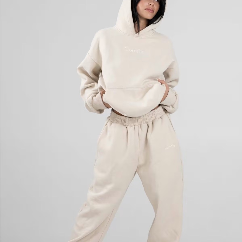 Comfrt Signature Hoodie in Bone - Picture 2 of 7